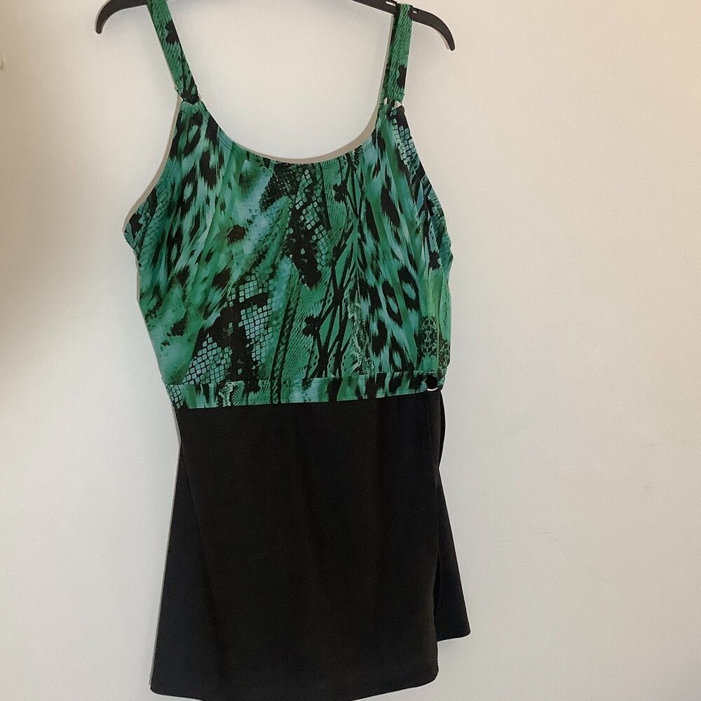 Swim Suit One Piece Black/Green 18W  Over Skirt